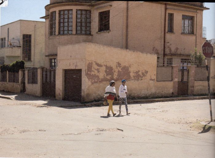 Questa immagine ha l'attributo alt vuoto; il nome del file è Quadriennale-Daar-Asmara-700.jpg