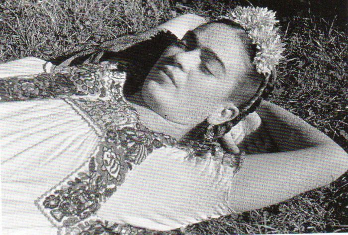 Questa immagine ha l'attributo alt vuoto; il nome del file è Kahlo-24-centro-print.jpg