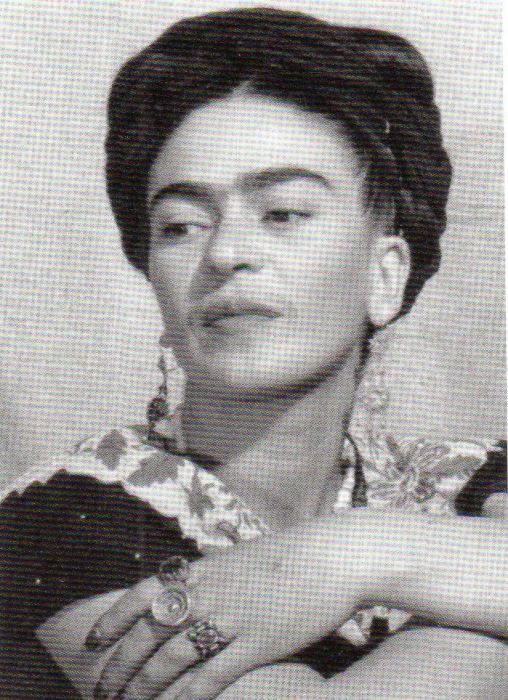 Questa immagine ha l'attributo alt vuoto; il nome del file è Kahlo-26-sin-alto-print.jpg