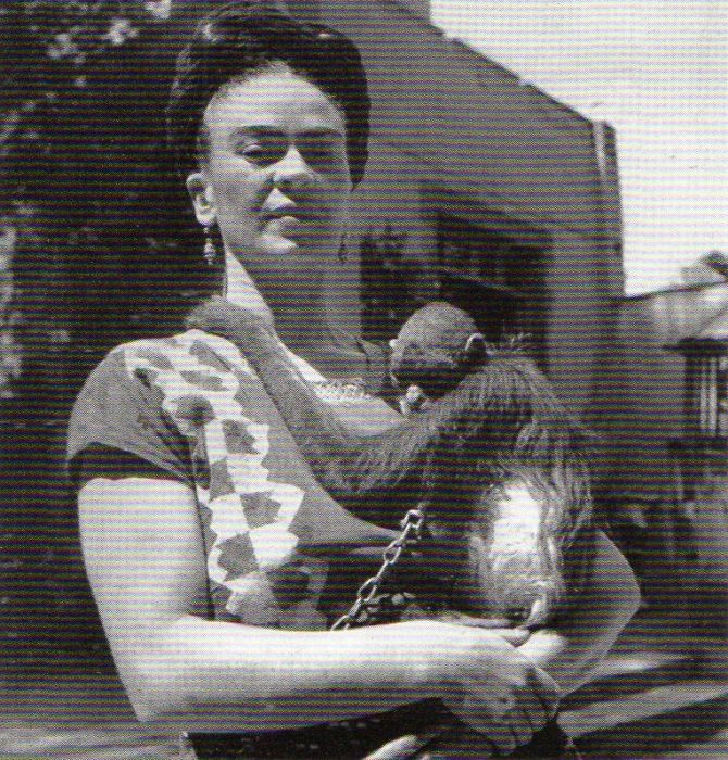 Questa immagine ha l'attributo alt vuoto; il nome del file è Kahlo7-con-scimmia-PRINT.jpg