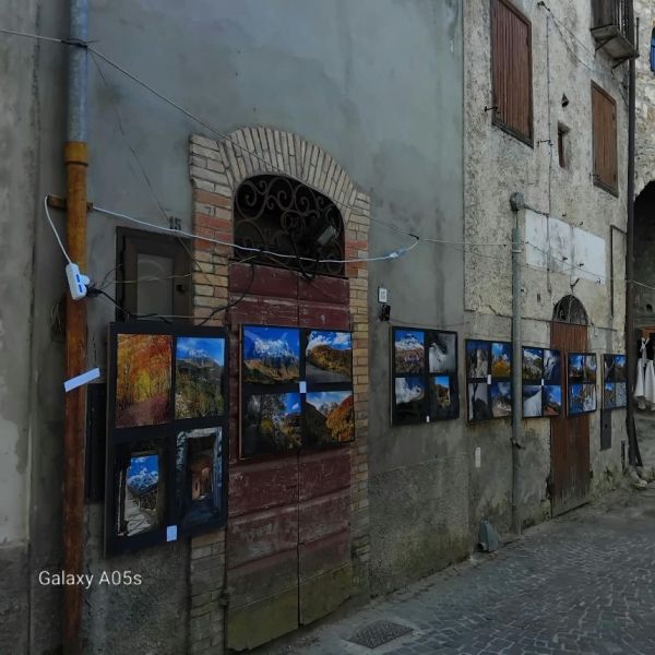 Questa immagine ha l'attributo alt vuoto; il nome del file è AAAAA-ANCORA-BIS.jpg