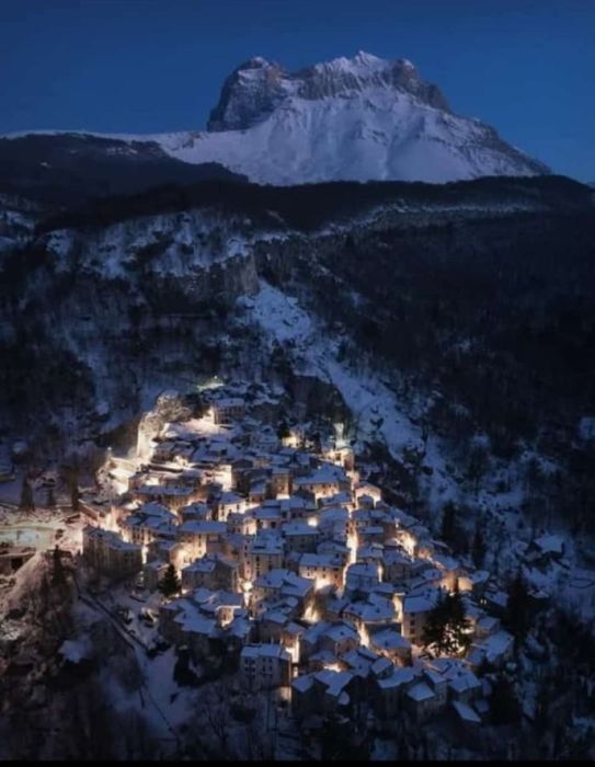 Questa immagine ha l'attributo alt vuoto; il nome del file è OMAGGIO-2.jpg